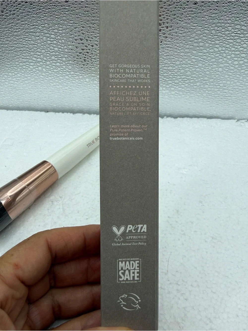 True Botanicals Flawless Brush – White Handle with Rose Gold Ferrule